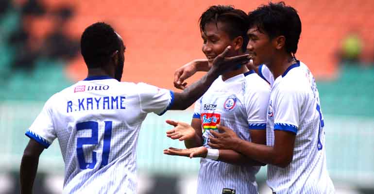 Perjudian Singo Edan! Tampil Pincang Hadapi Semen Padang