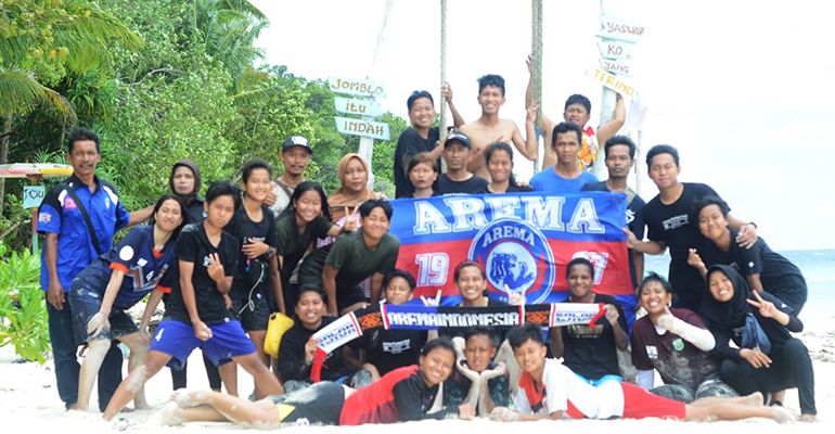 Kalah Terus, Pemain Arema FC Putri Diajak Jalan-jalan ke Pantai