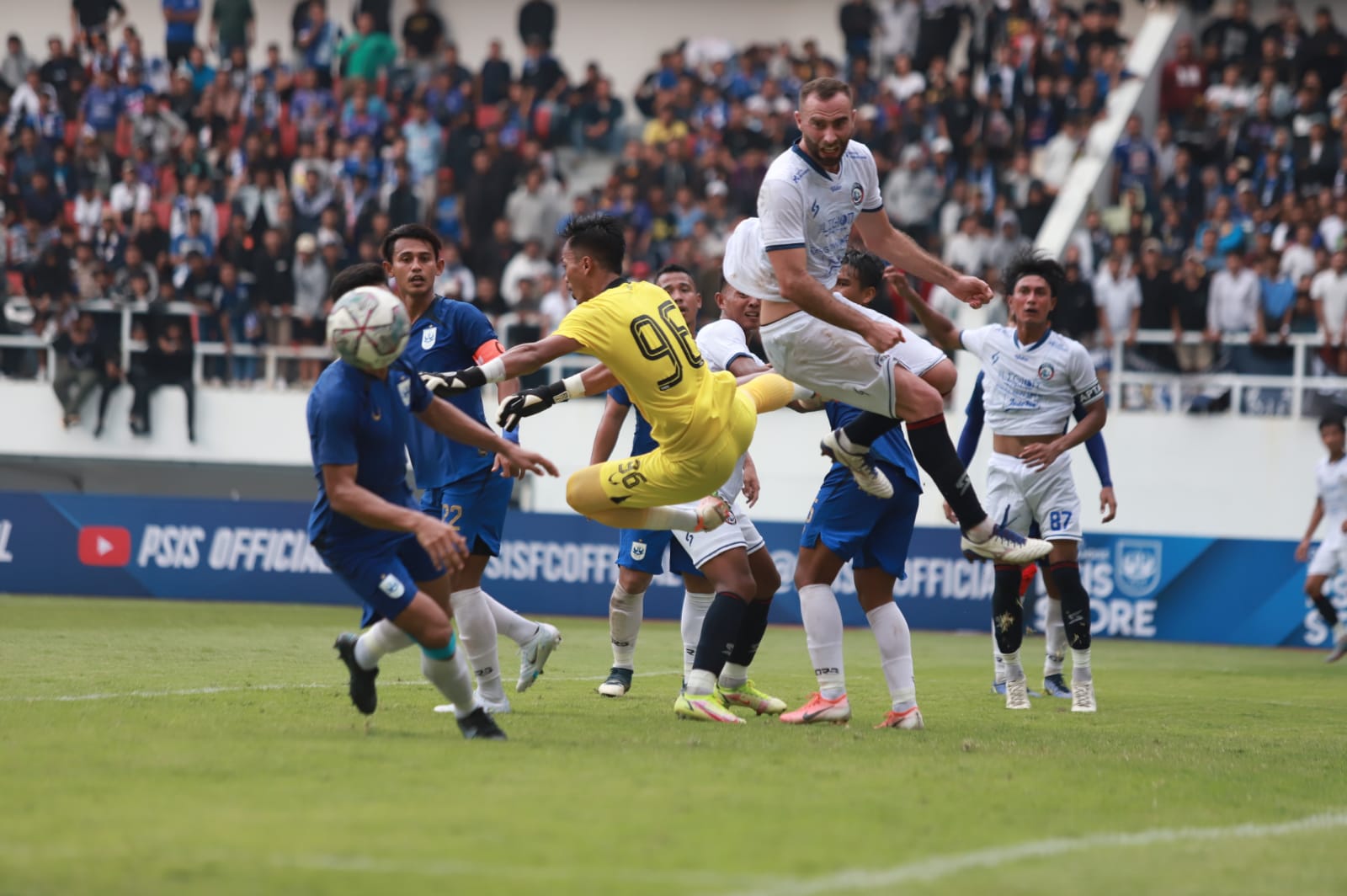 Arema FC Ambil Sisi Positif Hasil Uji Coba Lawan PSIS 