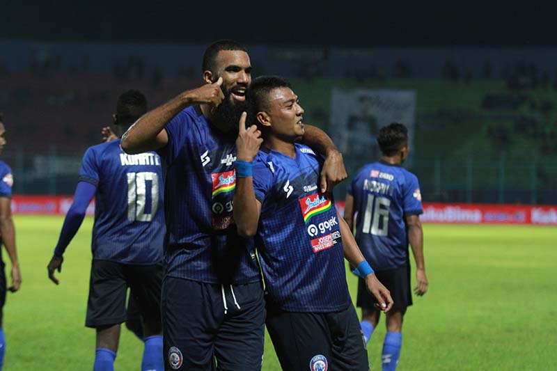Gol Spesial Warnai Kemenangan Arema FC Atas PSM