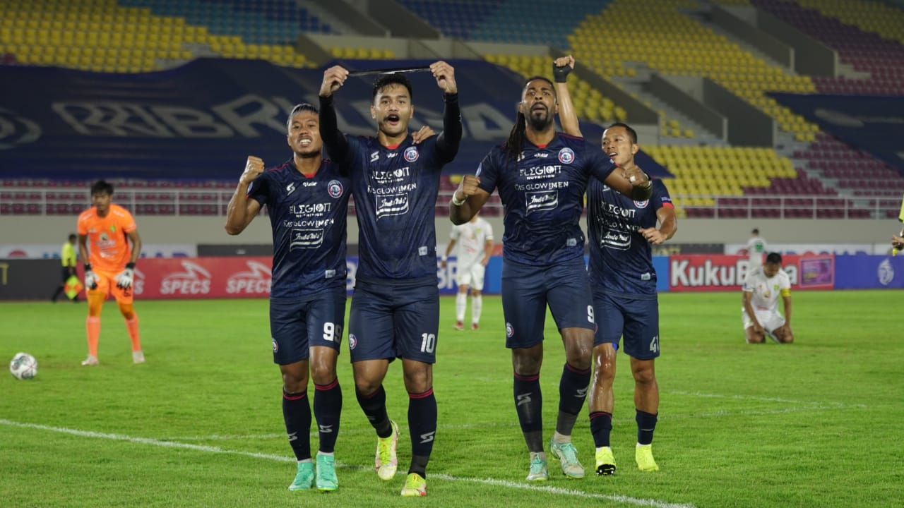 Ditahan Imbang Persebaya, Arema FC Tutup Seri 2  BRI Liga 1 di Tiga  Besar Klasemen
