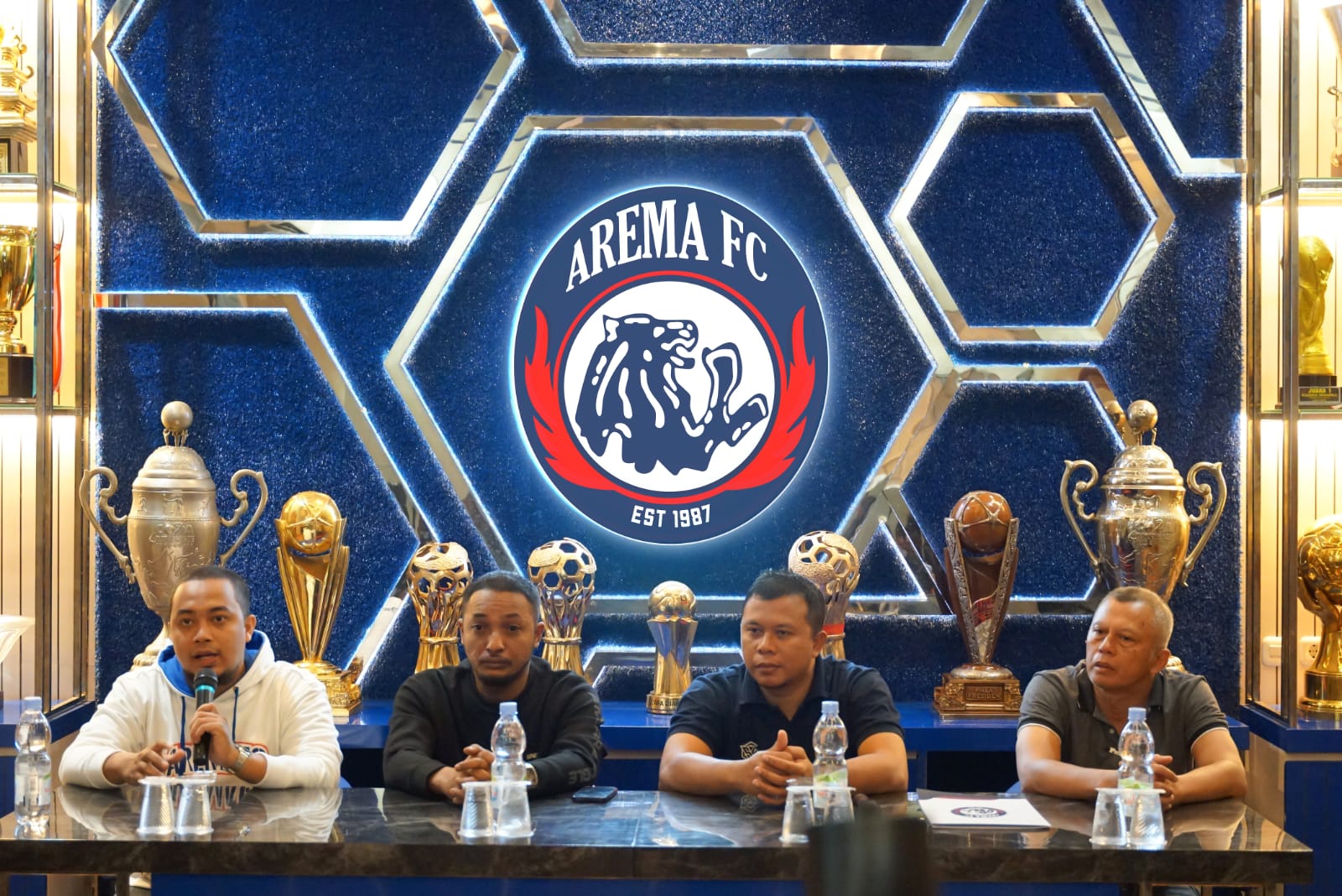 Perlebar Sisi Bisnis dan Tingkatkan Fokus Tim, Arema FC Resmi Gandeng ARG Soccer Field 