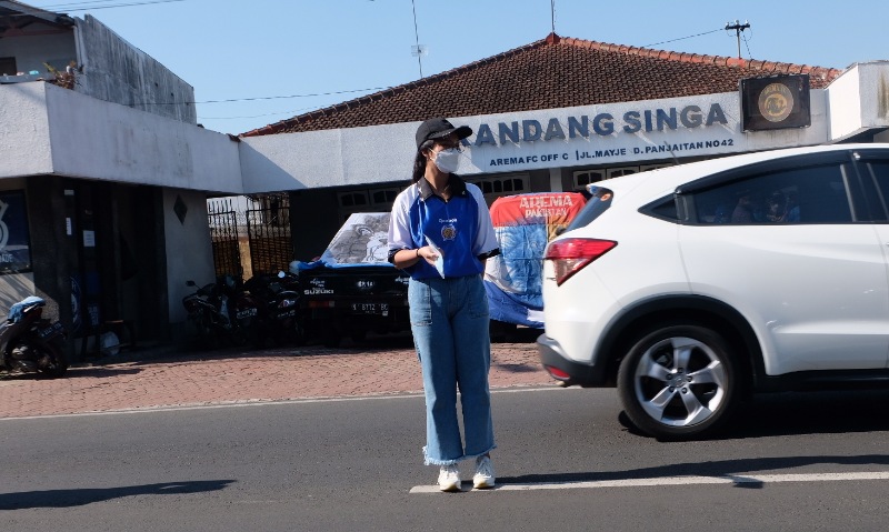 Sosialisasikan Prokes dan Bagikan Donasi, Aremania Dorong Kompetisi Digulirkan