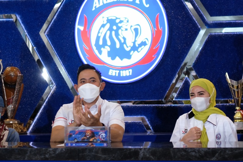 Presiden Arema FC Siapkan Skema Semua Aremania Gunakan Merchandise Original