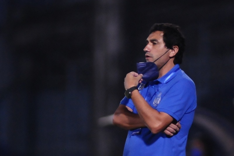 Tanpa Tiga Pilar Lawan Persela, Eduardo Almeida Yakin Pemain Pengganti Selalu Siap