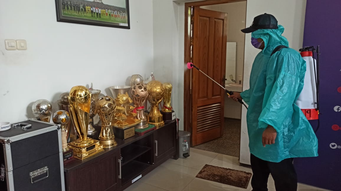 Cegah Virus Corona, Kantor Arema FC Disterilkan dengan Disinfektan