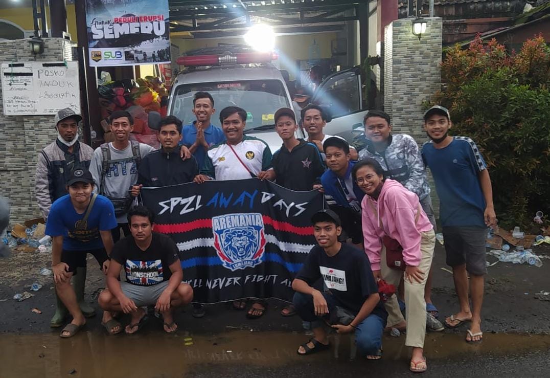 Presiden Arema FC, Pemain Hingga Aremania Kompak Bantu Pengungsi  Erupsi Semeru