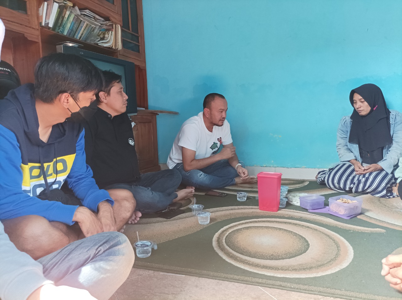 Kuatkan Hati  Keluarga  Aremania Korban Laka, Manajemen Arema FC Ingatkan Aremania Lebih Hati-Hati di Jalan